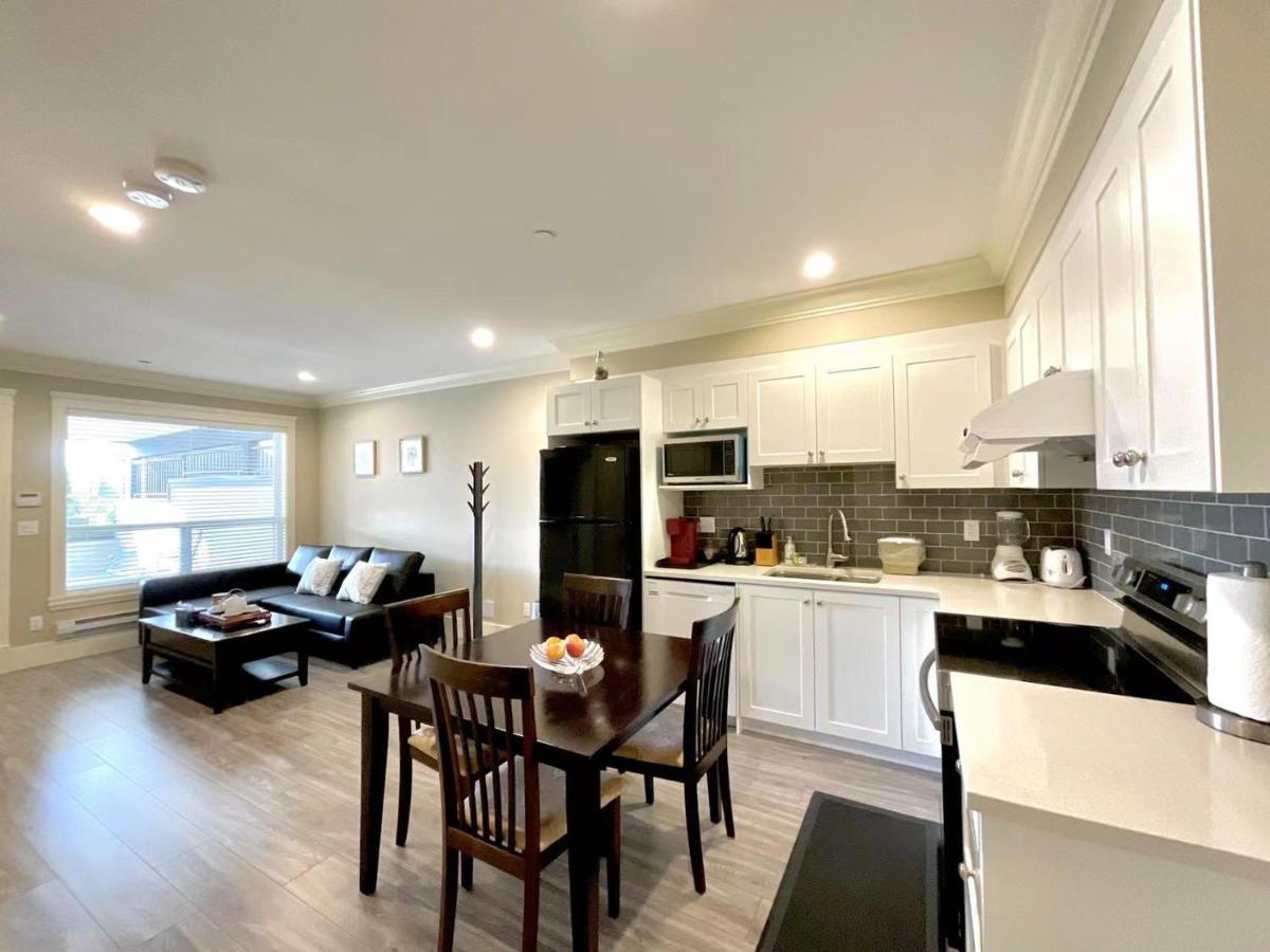 New Two-Bedroom Legal Suite With Parking White Rock Exterior foto